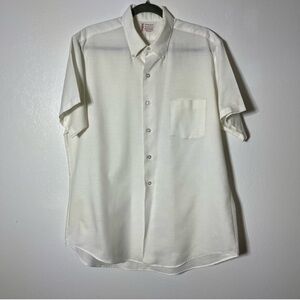 Vintage Towncraft, Short Sleeve Button Down Shirt. Size similar to a 16.5.